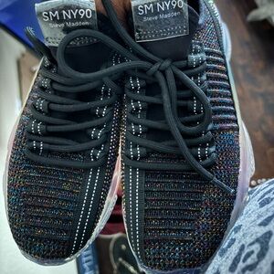 New Black Soarkly Steve Maddens